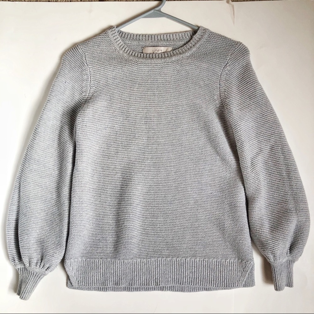SOLD EUC Women’s XS Cozy LOFT Sweater